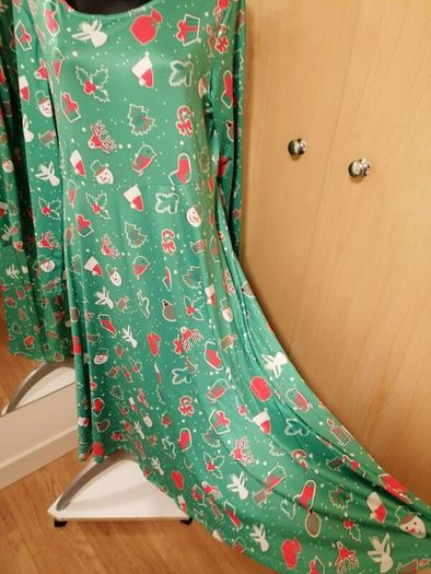 Women's Christmas Dress Reduced Nwot Size 18