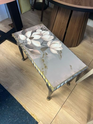 Renewed coffee table with canvas