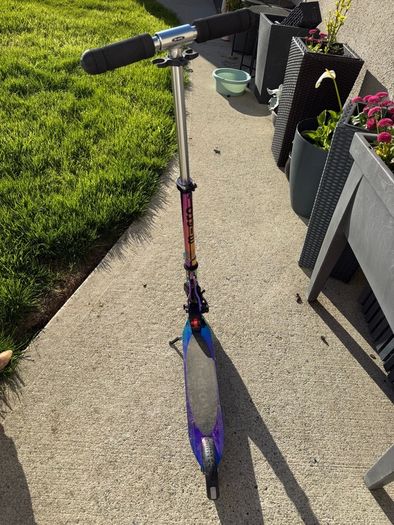 Folding scooter