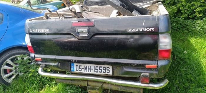Mitsubishi L200 2004 with donor vehicle