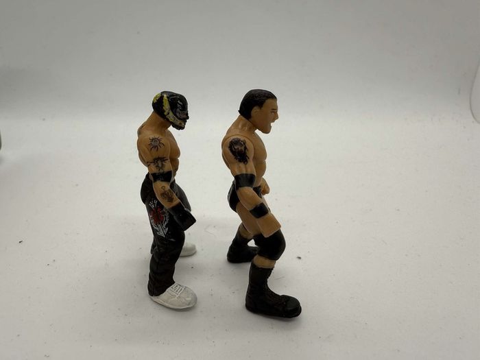 wwe Micro Batista & Rey mysterio action figures