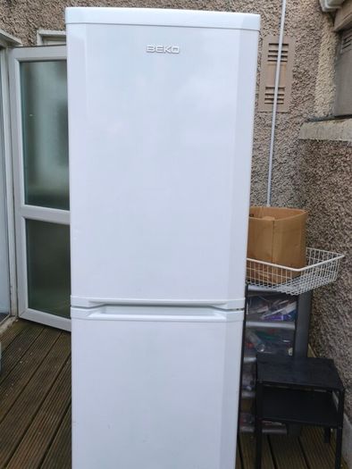 beko fridge freezer works perfectly