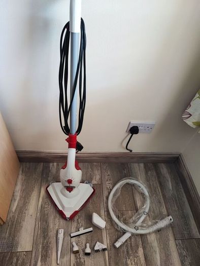 Dirt Devil DD7001 Steam Mop