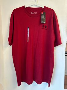 Under Armour tshirt