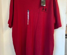 Under Armour tshirt