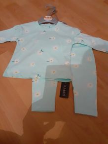 BNWT Top and Leggings Set 0-3 months