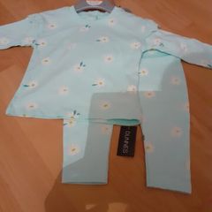 BNWT Top and Leggings Set 0-3 months