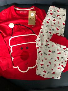 Christmas pyjama set pjs 6-7 y brand new