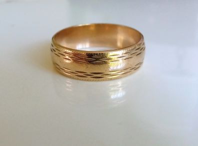 9ct men's heavy gold band 4g size S