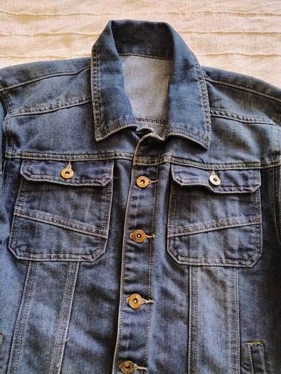 Denim cotton jacket in very good condition see last three photos for exact measurements FREE STANDARD POSTAGE INCLUDED