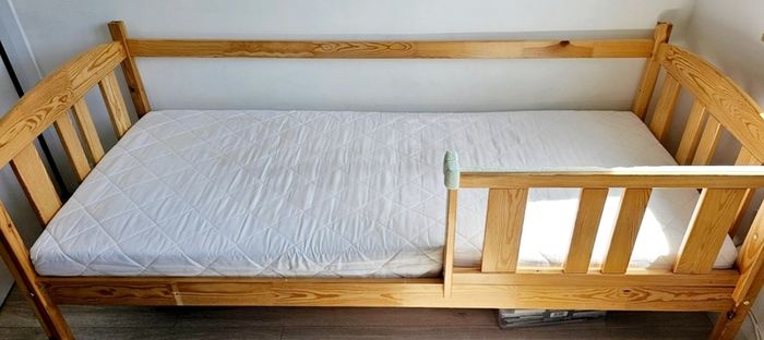 wooden kids bed