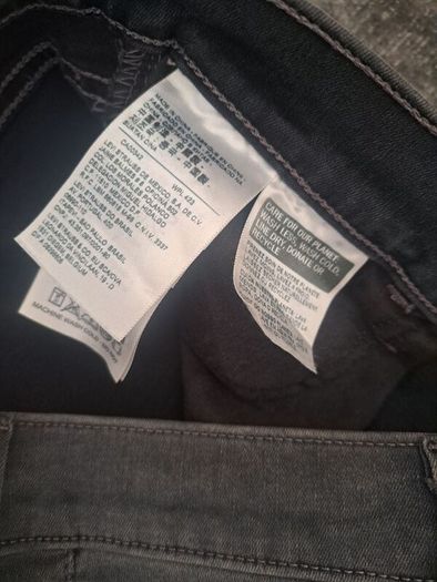Levi Skinny grey jeans 31 rrp 130