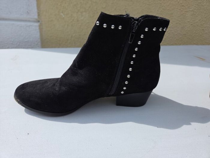 black boots