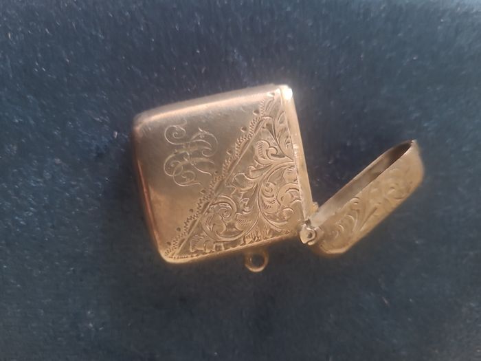 Antique silver Vesta Case