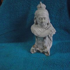 Bisque Pottery bust of Queen Victoria - Diamond Jubilee 1897