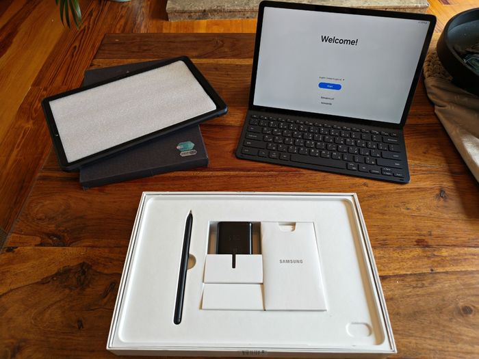 Samsung Galaxy Tab S7 FE 5G + Keyboard