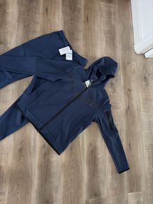 Nike tech fleece (Never worn with original tags) old style tech fleece.
