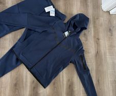 Nike tech fleece (Never worn with original tags) old style tech fleece.