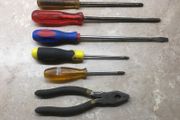 Screwdrivers / Pliers
