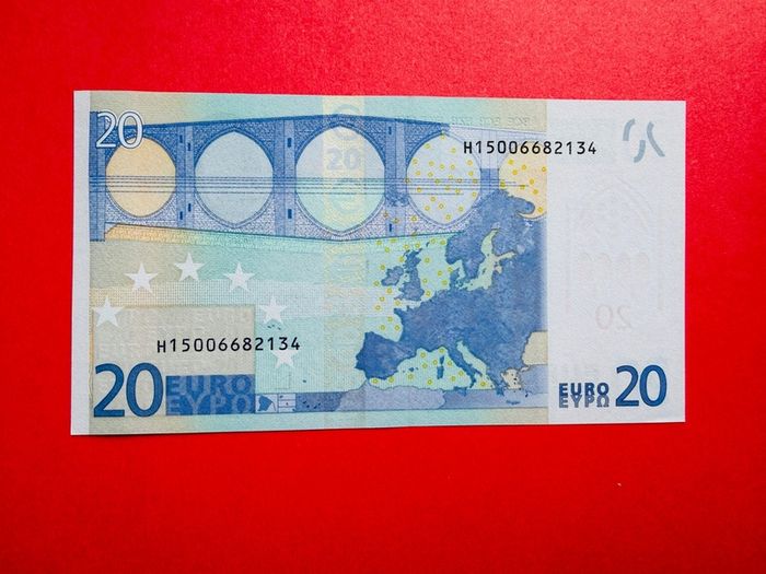 European Union  SLOVENIA  ( H )  20  Euro. 2002. ( JCT   ) plate Code  EOO4 RARE & Scarce ( Uncirculated )