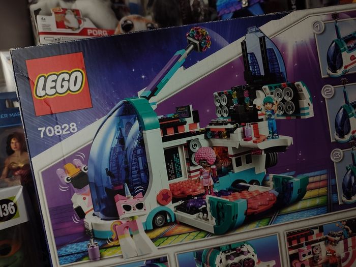 The Lego Movie 2 ! Pop-Up Party Bus ! RETIRED ! Set 70828 ! Brand New !