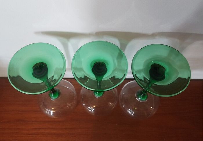 Fabulous Set of Four Vintage Retro Luminarc Long Emerald Green Stemmed Alsace White Wine Glasses, Made in France, Circa 1970, (Slim Tapered Stems)