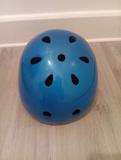 Quality Universal Helmet M-Size 2months old