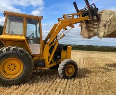 MF 50HX loader / digger