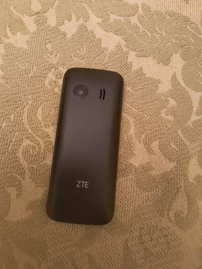ZTE F320 Mobile Phone