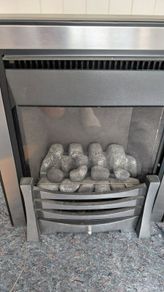 Gas fire insert