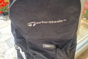 Golf travel bag with wheels