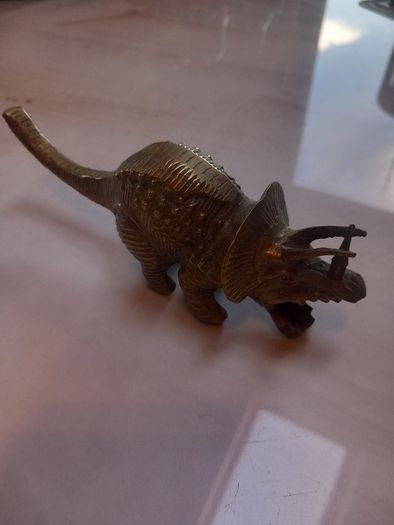 Vintage brass dinosaur, desktop curio, rare, D18 post 8e