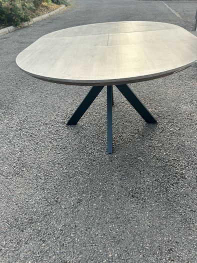 Kitchen table