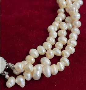 Genuine pearl necklace