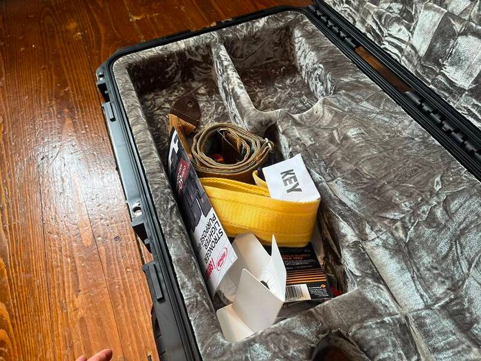 Sk8 Guitar Flight Case with wheels!!  iSeries Waterproof Strat/Tele Flight Case Model: 3i-4214-66