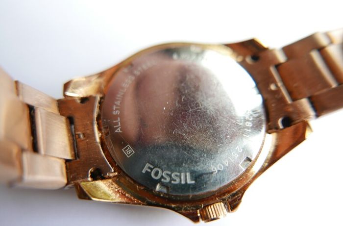 Fossil ES2811 Women Stainless Steel Analog Dial Quartz Genuine Wrist Watch (fresh battery)