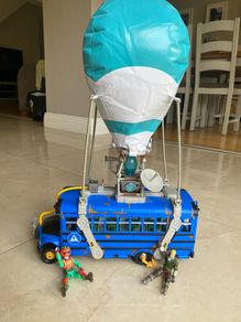 Fortnite Battle Bus
