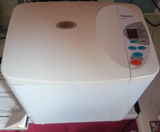 Panasonic bread maker with book