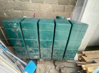 Oil tank