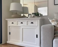 Solid wood Mahogany Sideboard. Crispy White. Petfect conditions.
