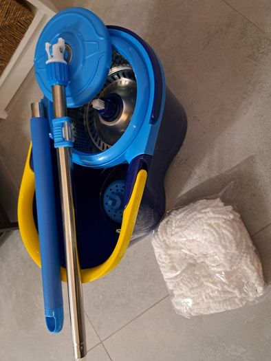 Mop and bucket