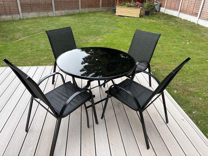 Garden table and 4 chairs