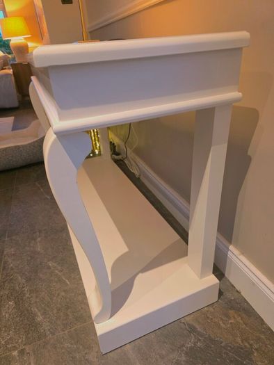 Scroll Console Table