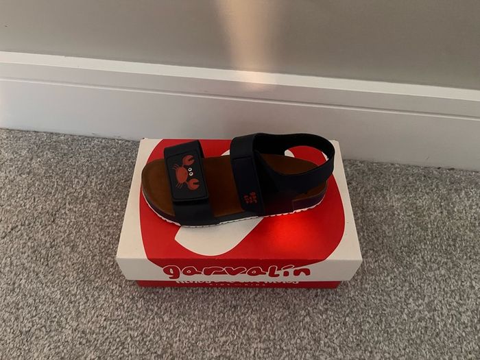 Garvalin boy sandals size EU 29- like new