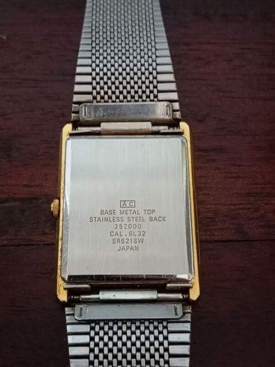 Vintage Accurist Quartz Watch.