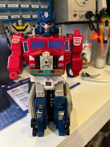Transformer Powermaster Optimus Prime with Hi-Q