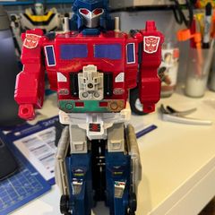 Transformer Powermaster Optimus Prime with Hi-Q