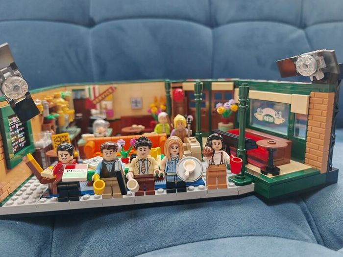 Lego Ideas 21319 Friends Central Perk