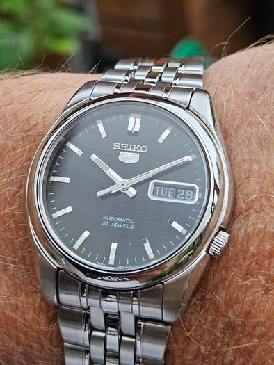 Watch Seiko 5 Automatic.