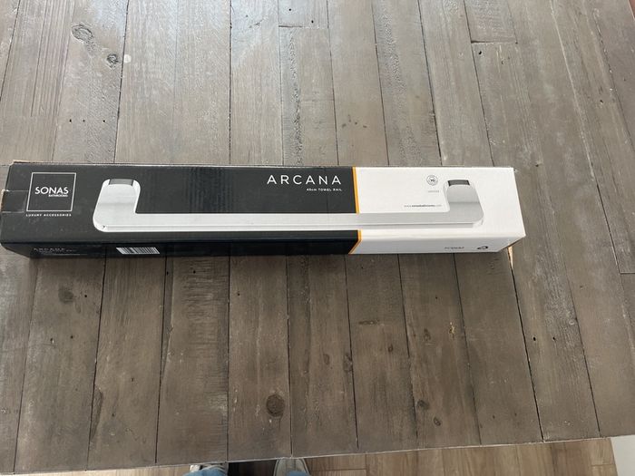 Sonas Bathrooms towel rail